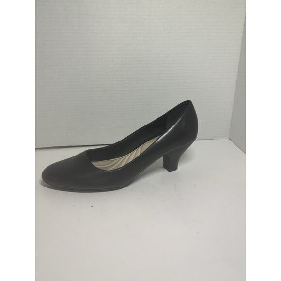 Easy Street Black Pumps Size 10M Low Heel Comfort Dress Shoes Classic Work - Picture 9 of 12